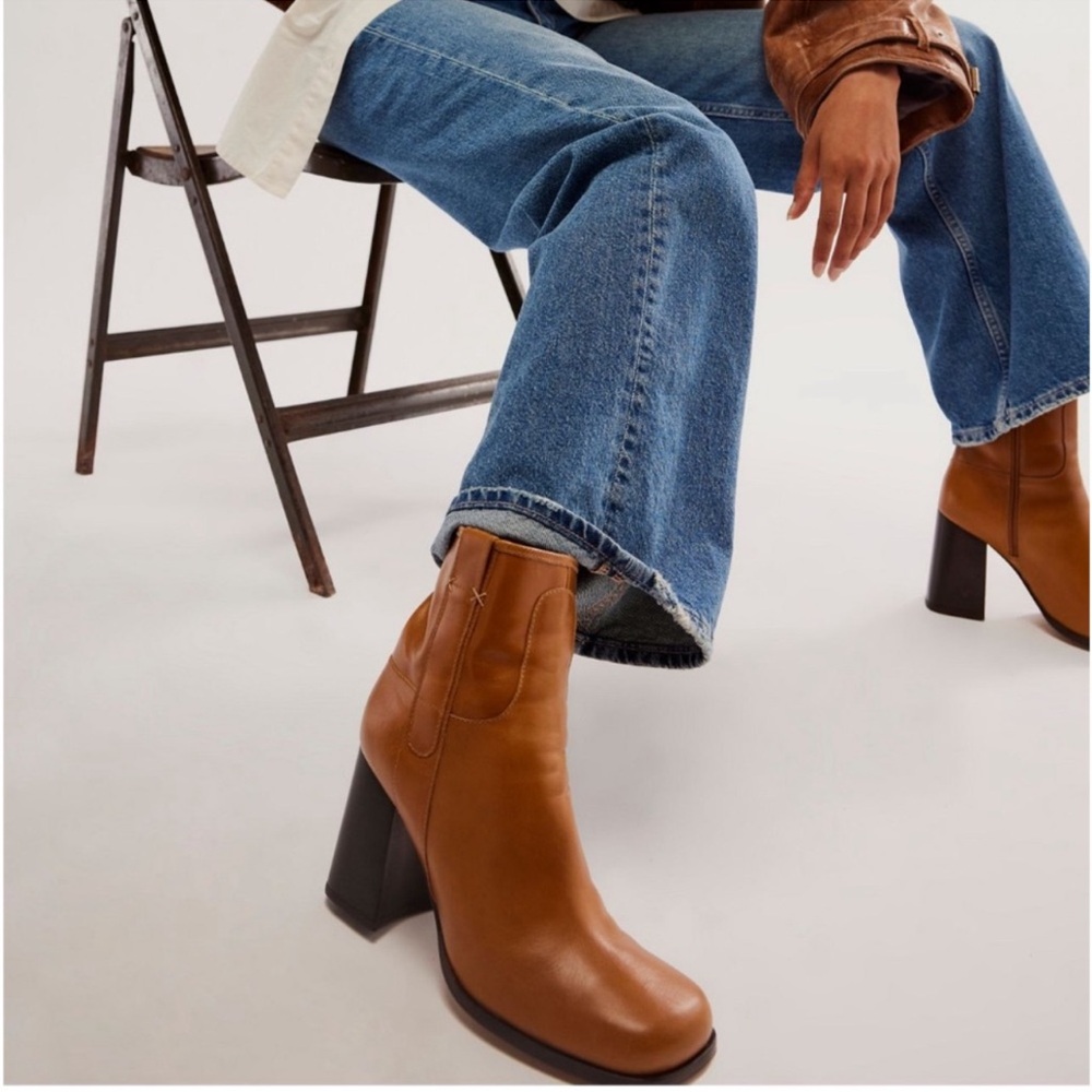 Free People Naomi Caramel Leather Block Heel Ankle Boots